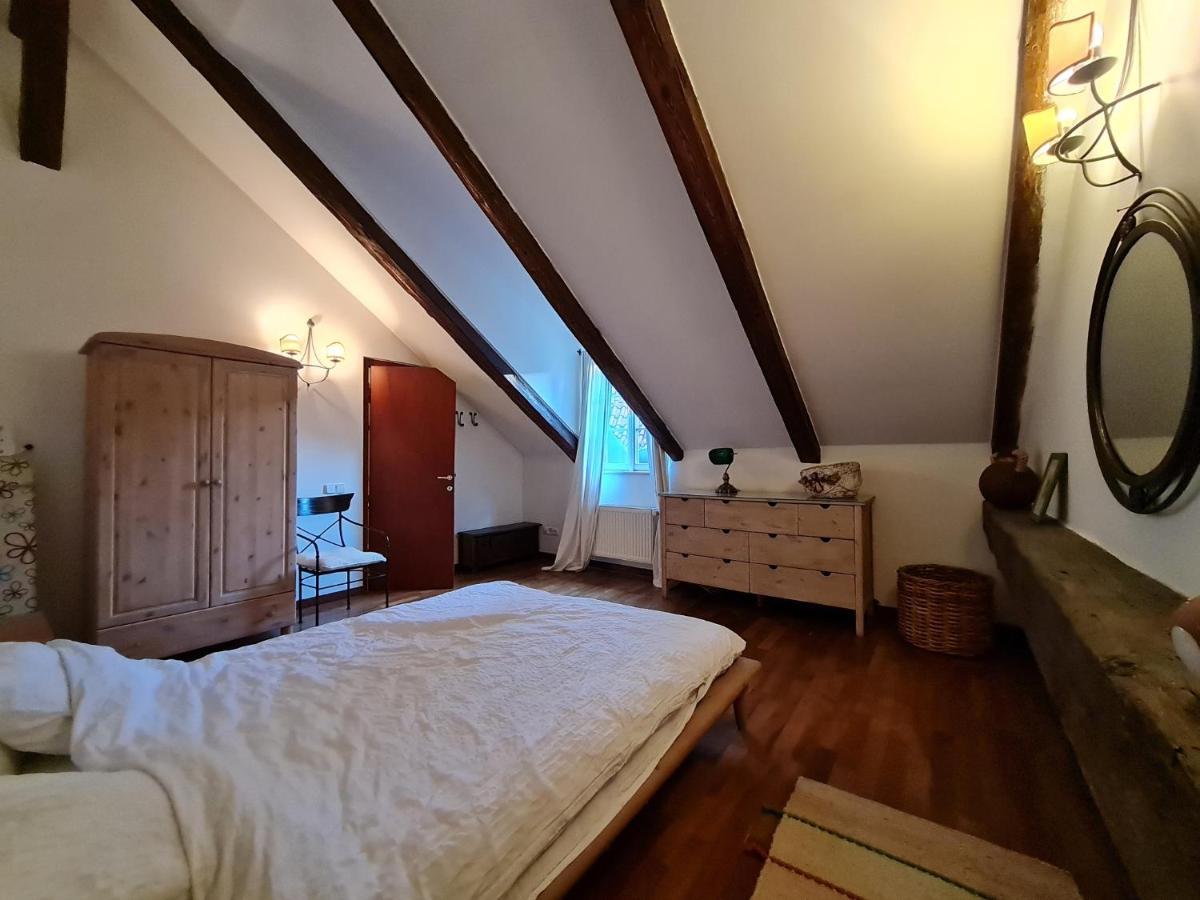 Magic Central Attic Apartment Prága Kültér fotó